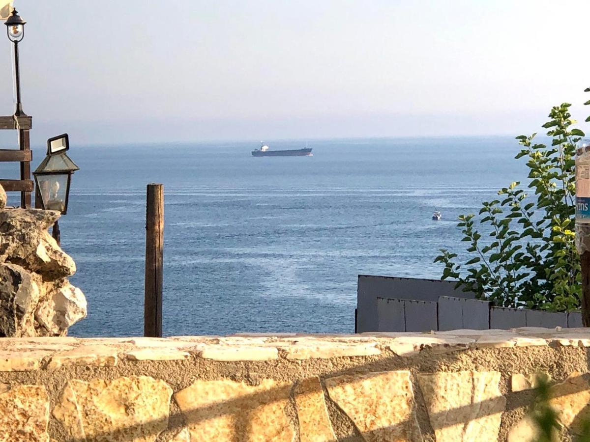 Zuto * Ulcinj